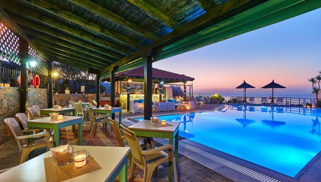 Everest Apartments And Suites Сталида Экстерьер фото
