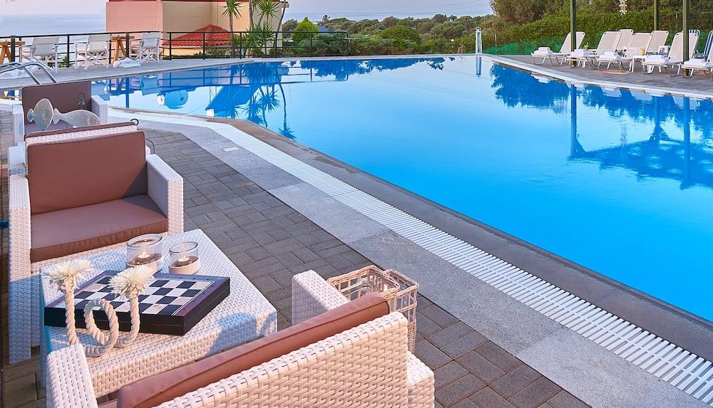 Everest Apartments And Suites Сталида Экстерьер фото