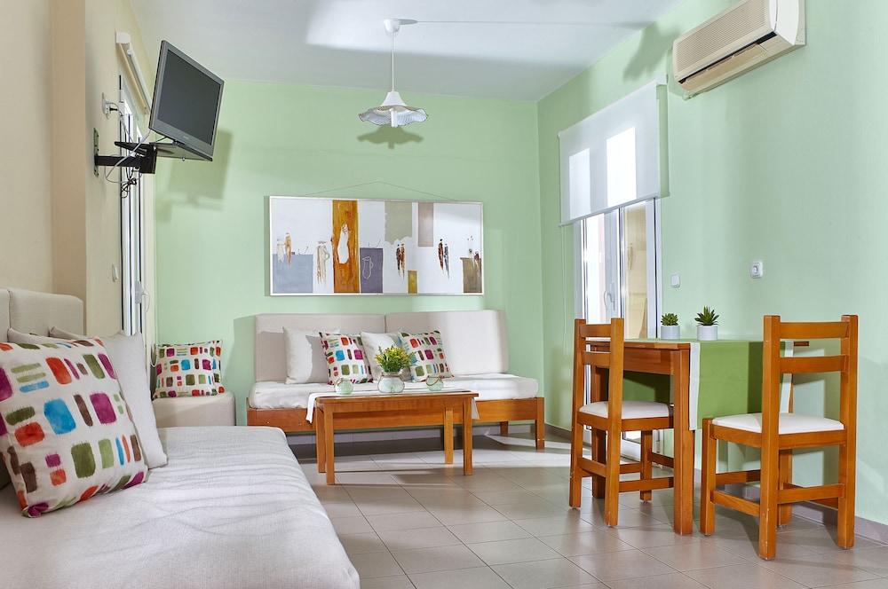 Everest Apartments And Suites Сталида Экстерьер фото